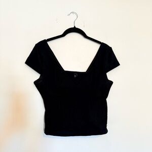 Trendy Queen | Black V-Neck Square-Back Crop Top